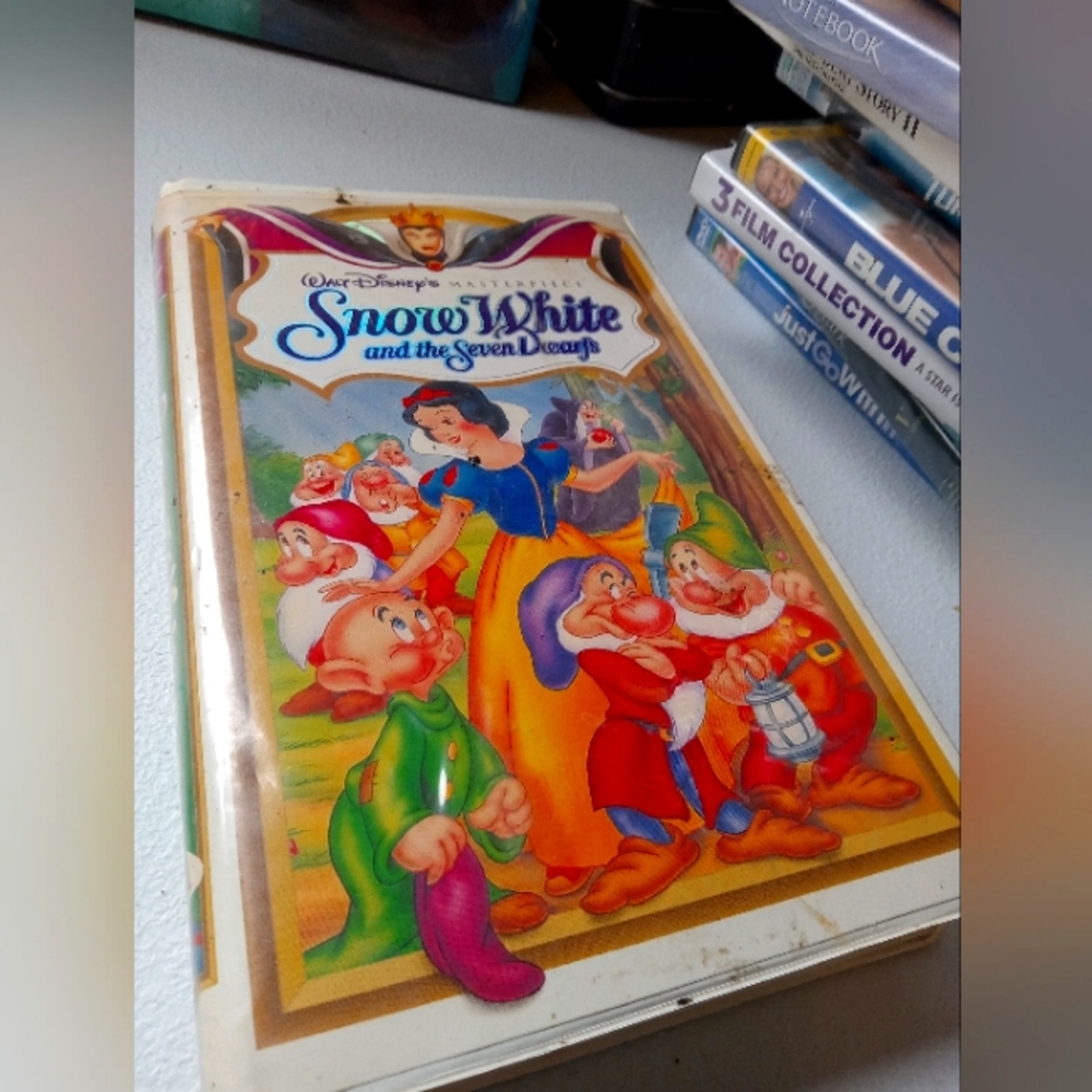 Disney Snow White and the Seven Dwarfs VHS with Red and Green Cover